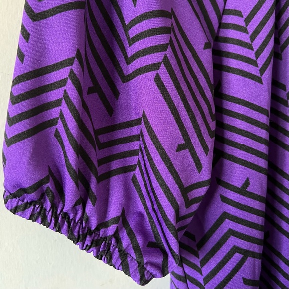 Beautiful purple blouse. Black and purple design. - Picture 4 of 7